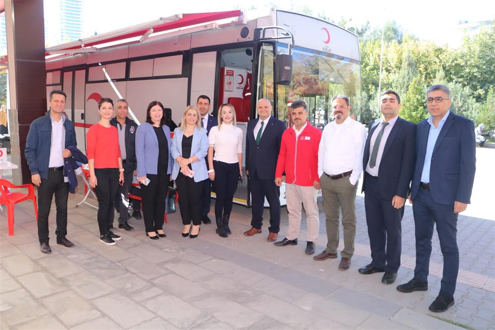 Türk Kızılayı Gaziantep Şubesince hastanemiz bahçesinde kan bağışı etkinliği düzenlendi.