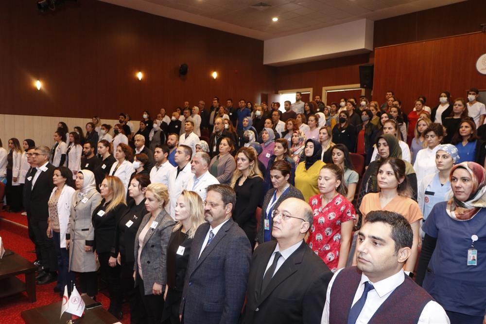 10 Kasım Atatürk'ü Anma Günü dolayısıyla hastanemiz konferans salonunda hastane yöneticilerimiz ve personellerimizin katılımlarıyla gerçekleştirildi.